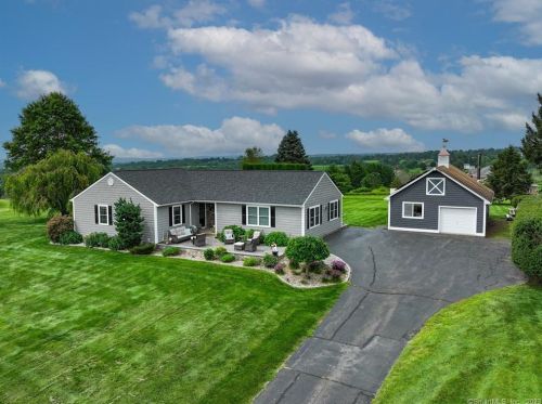 33 Hard Hill Rd, Bethlehem, CT 06751-1518