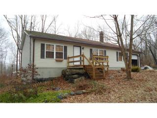 84 Gallup St, Plainfield, CT 06374-1712