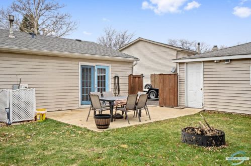 162 Garden Dr, Lemont IL  60440-2616 exterior