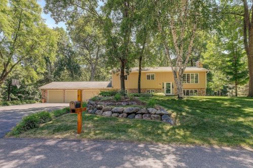 8109 Spring Valley Rd, Minnetrista, MN 55387