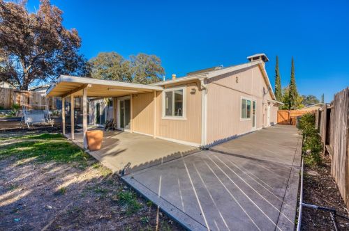 7087 Canevalley Cir, Citrus Heights CA  95621-0252 exterior