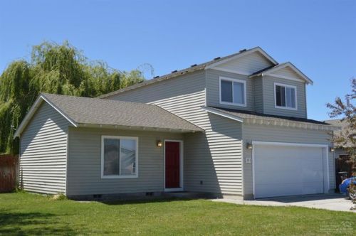 393 Center Ridge Dr, Culver, OR 97734-1501