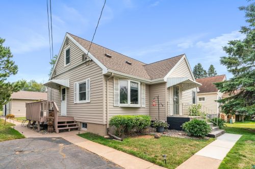 3122 Decker Rd, Duluth, MN 55811-2942