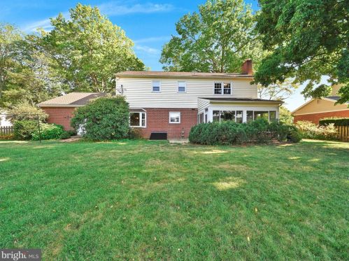 355 Richland Dr, Lancaster PA  17601-3631 exterior