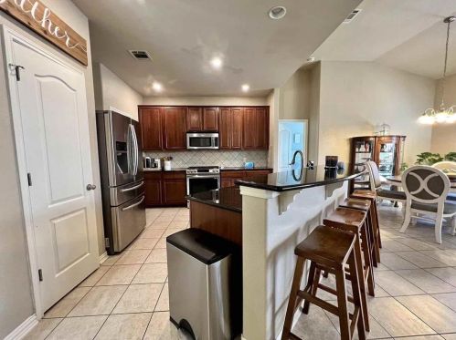 185 Buckingham Dr, Uhland TX  78640-5811 exterior