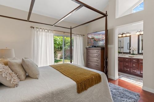 31 Del Perlatto, Irvine CA  92614-5359 exterior