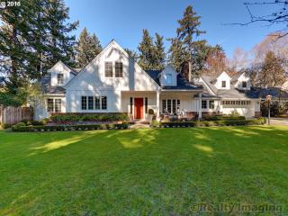 7455 Newton Pl, Portland, OR 97225-2052