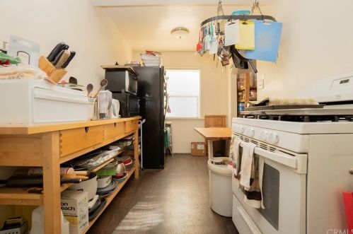 3210 134th Pl, Hawthorne CA  90250-6319 exterior