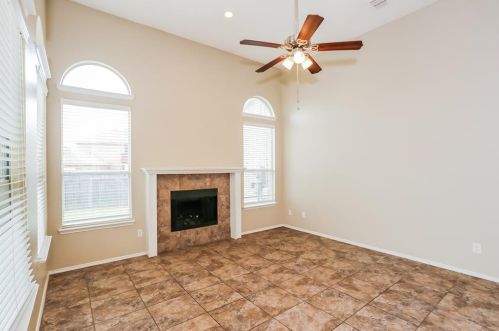 219 Waterford Oaks Dr, Cedar Hill TX  75104-2323 exterior