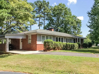 9 Sunset Dr, Lafayette, GA 30728-2613