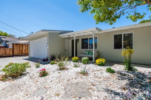 1817 Doane Ave, Mountain View, CA 94043-3030