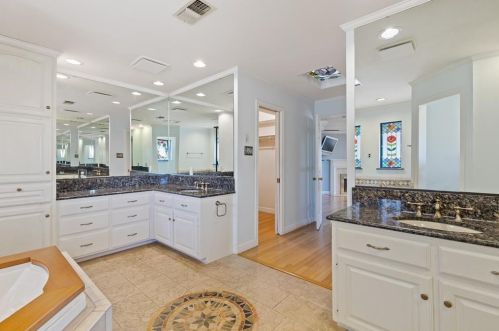 17 Thornhill Rd, Fort Worth TX  exterior