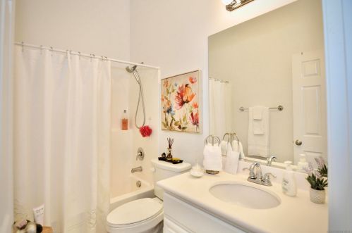 33770 Summit View Pl, Temecula CA  92592-5636 exterior