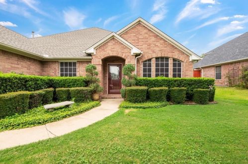 1803 Clover Hill Rd, Midlothian TX  76063-4033 exterior