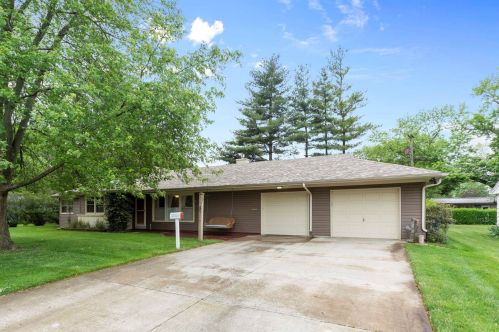 1175 Westlawn Dr, Kankakee, IL 60901-4654