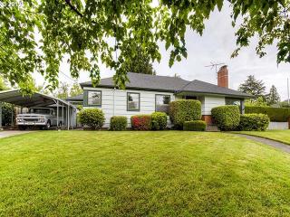 4141 Crystal Springs Blvd, Portland OR  97202-7915 exterior