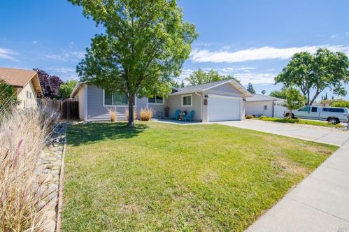 215 Albany Ave, Vacaville, CA 95687-5703
