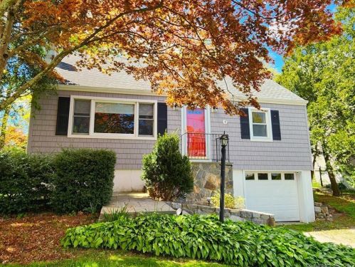 3 Fullin Ct, Norwalk, CT 06851-3412