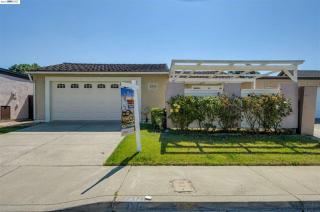 2276 Goldcrest Cir, Pleasanton, CA 94566-5429