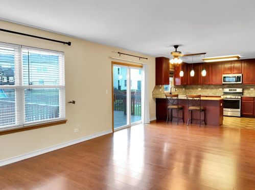 1182 Cape Cod Ln, Pingree Grove IL  60140-2000 exterior