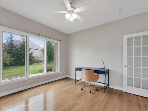 6887 Fieldstone Dr, Willowbrook IL  60527-5295 exterior