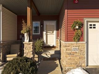 1251 Vernon Dr, Carver, MN 55315-4535