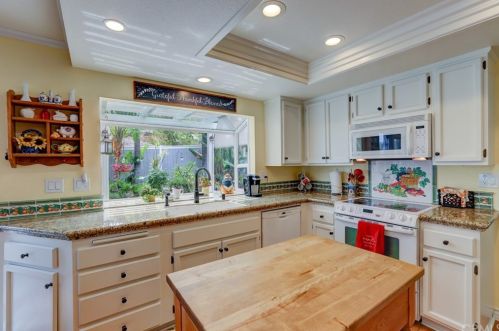 8100 Kennedy Rd, Anaheim CA  92808-2208 exterior
