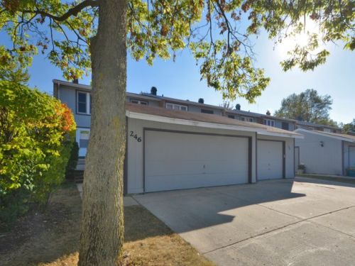 246 Pinewood Ln, Hanover Park, IL 60108-2123