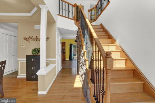 1433 Farm Cross Way, York PA  17408-8537 exterior