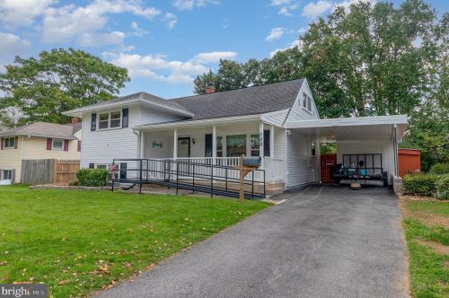 748 Fireside Rd, York, PA 17404-1979