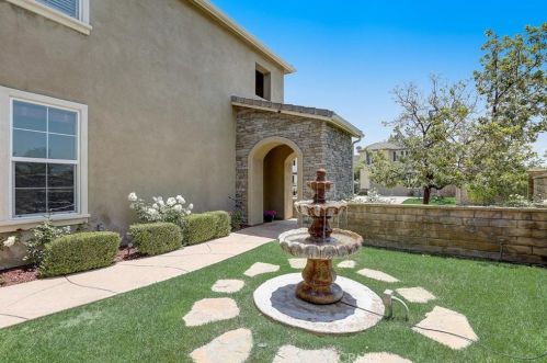 2207 Swift Fox Ct, Simi Valley, CA 93065-0245