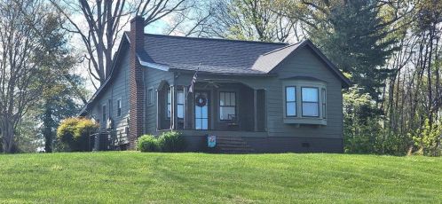 143 Franklin Rd, Mount Airy, NC 27030-3315