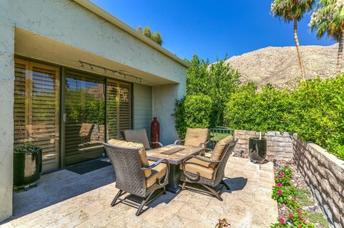114 La Verne Way, Palm Springs, CA 92264-9015