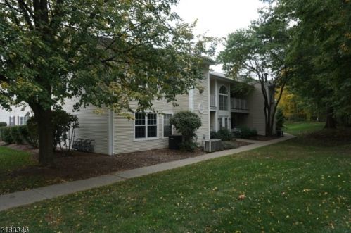 57 Maple Ln, Mount Arlington, NJ 07856-1384
