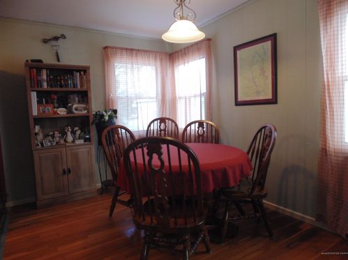 23 Gilbert St, Orono, ME 04473-3821