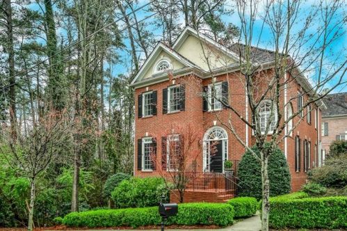 700 Longleaf Dr, Atlanta GA  30342-0043 exterior