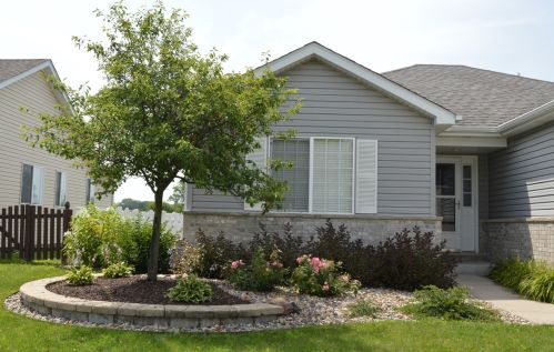 860 Blackhawk Dr, Braidwood, IL 60408-1886