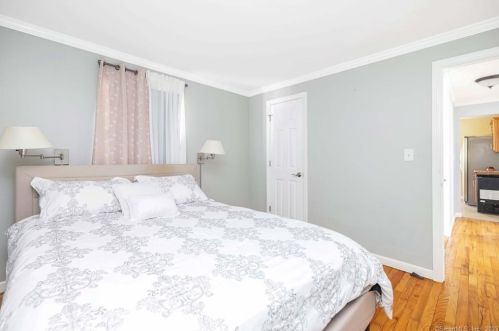 16 Charter Rd, Ellington CT  06029-4224 exterior