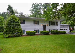 585 Martindale Rd, Shelburne, VT 05482-6708