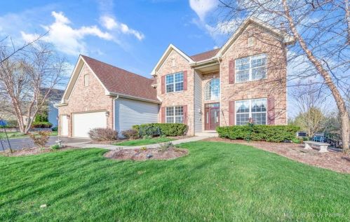 671 Saratoga Cir, Barrington Hills, IL 60102