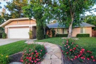 4094 Blacow St, Pleasanton, CA 94566-4772