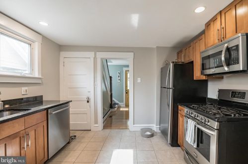 410 Lakeview Ave, Tavistock NJ 08033-1609 exterior