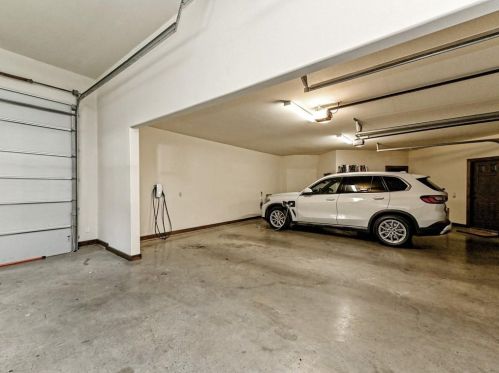 1501 Cyn Edge Dr, Austin TX  78733-2000 exterior