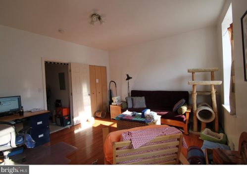 1171 10th St, Philadelphia, PA 19147-4633