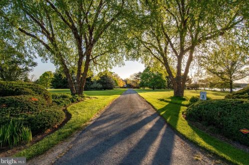 28080 Brick Row Dr, Oxford, MD 21654-1702