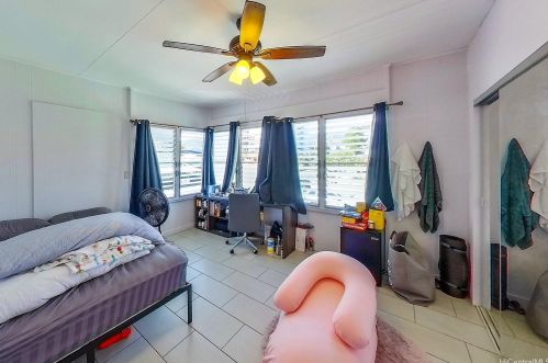 729 Ekela Ave, Honolulu HI 96816-1191 exterior