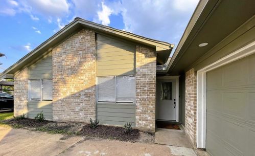 2531 Willow Dr, Stafford, TX 77477-5630