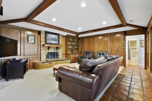 1932 Chesham Dr, Carrollton TX 75007-2403 exterior