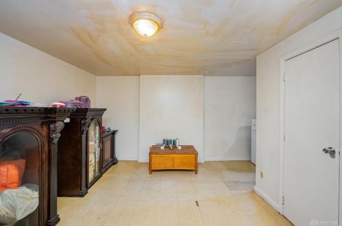 2130 Hatmaker St, Cincinnati OH 45204-1979 exterior