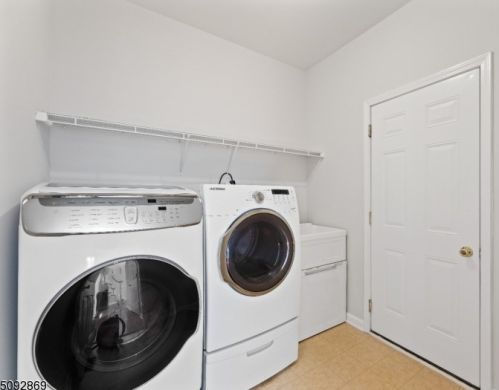 53 Winding Way, Princeton NJ  08540-8809 exterior